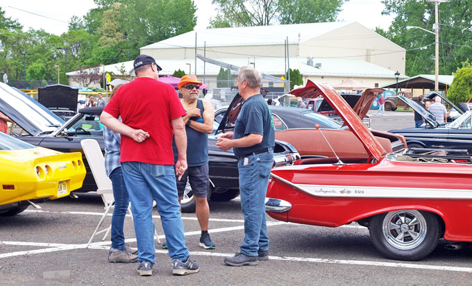 car show talking